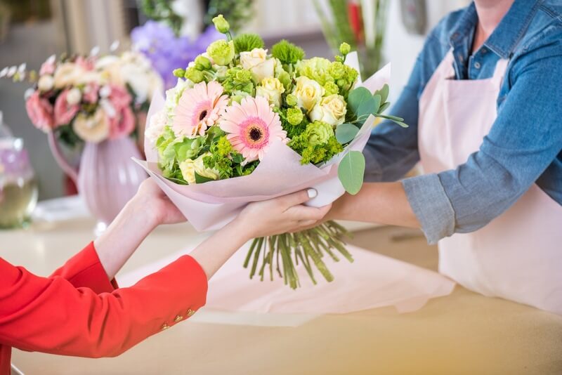 Bật Mí 10 Món Quà Tặng 8/3 Mới Nhất 2023 Dành Cho Phái Đẹp