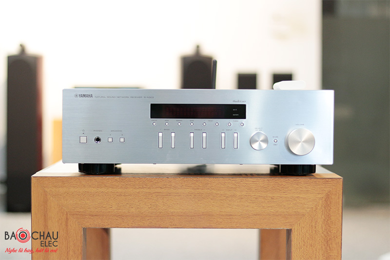 Amply Yamaha R-N303
