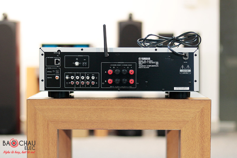 Amply Yamaha R-N303