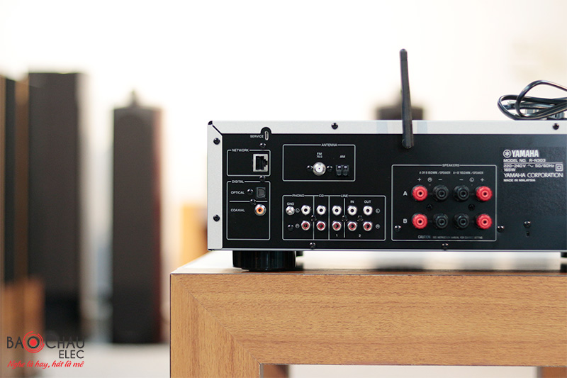 Amply Yamaha R-N303
