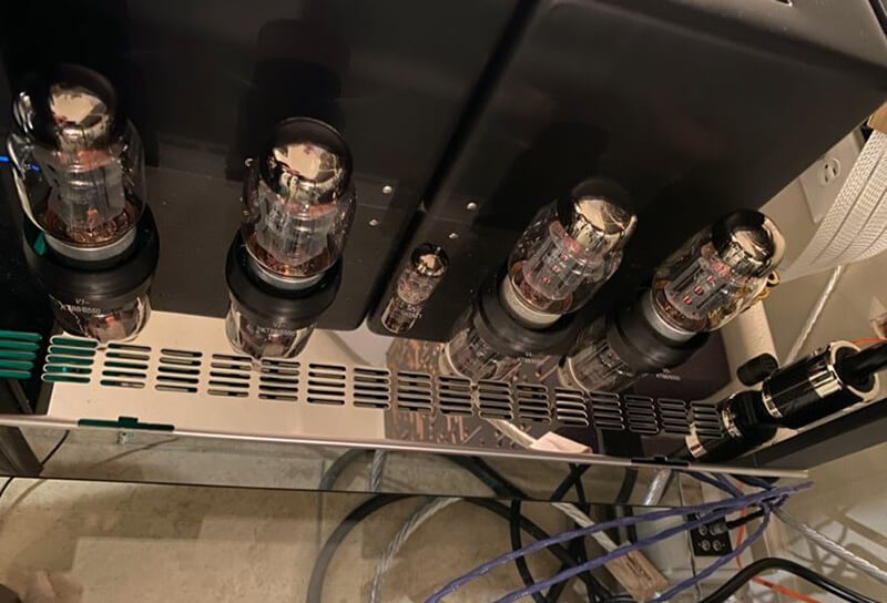 power amply đ&egrave;n mcintosh mc2301