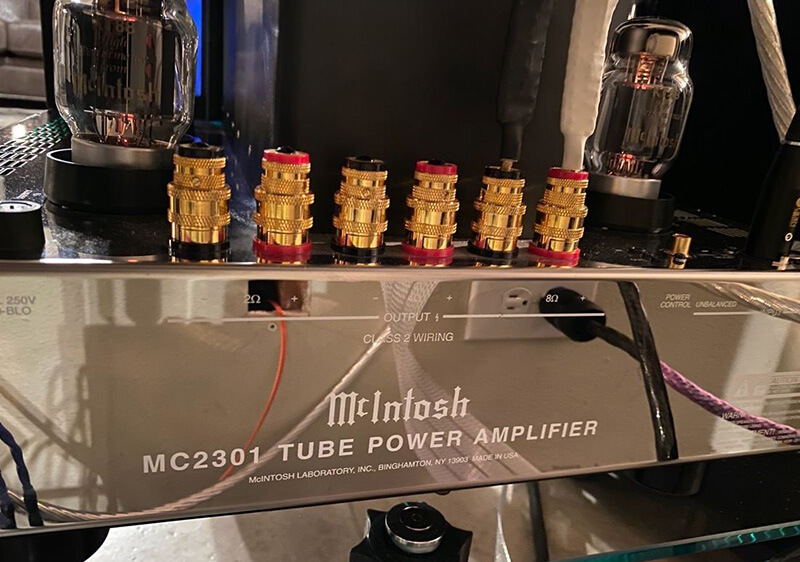 power amply đ&egrave;n mcintosh mc2301