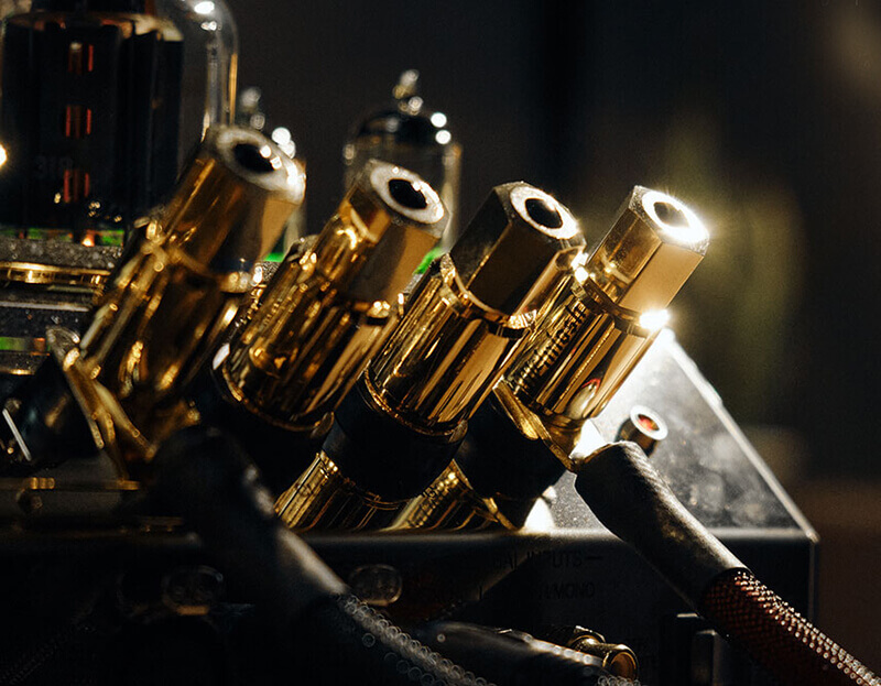 Power amply đ&egrave;n McIntosh MC275 50th LE Gold