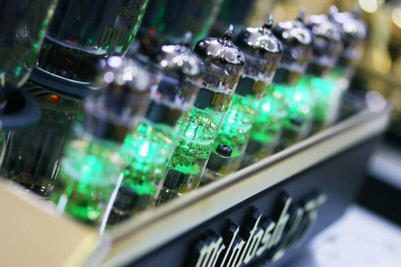 Power amply đ&egrave;n McIntosh MC275 50th LE Gold