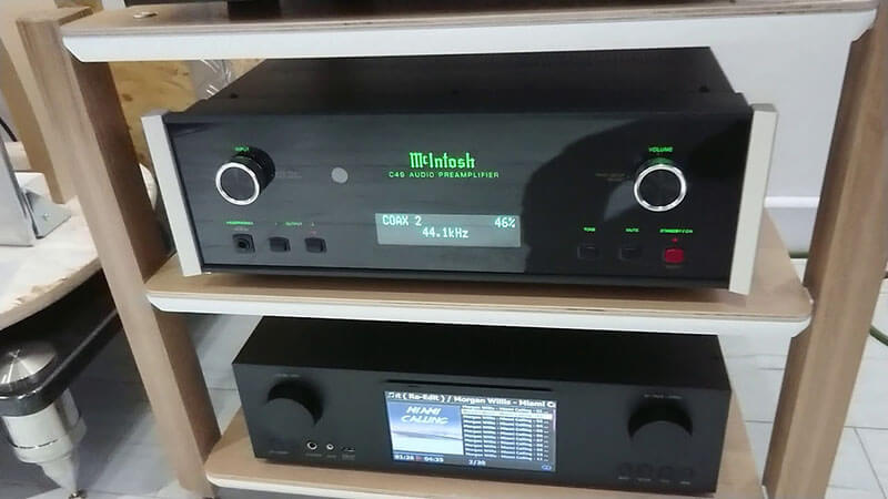 pre amply mcintosh c49