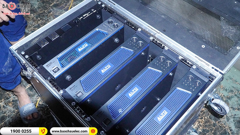 Lắp đặt D&agrave;n Line Array Alto Mỹ ho&agrave;nh tr&aacute;ng cho qu&aacute;n bar khủng nhất tại Bắc Giang