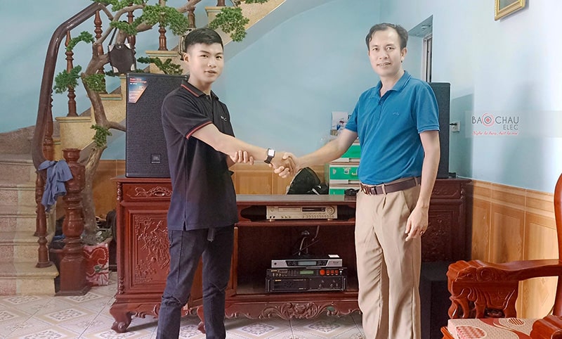 Dàn karaoke gia đình anh Ánh 