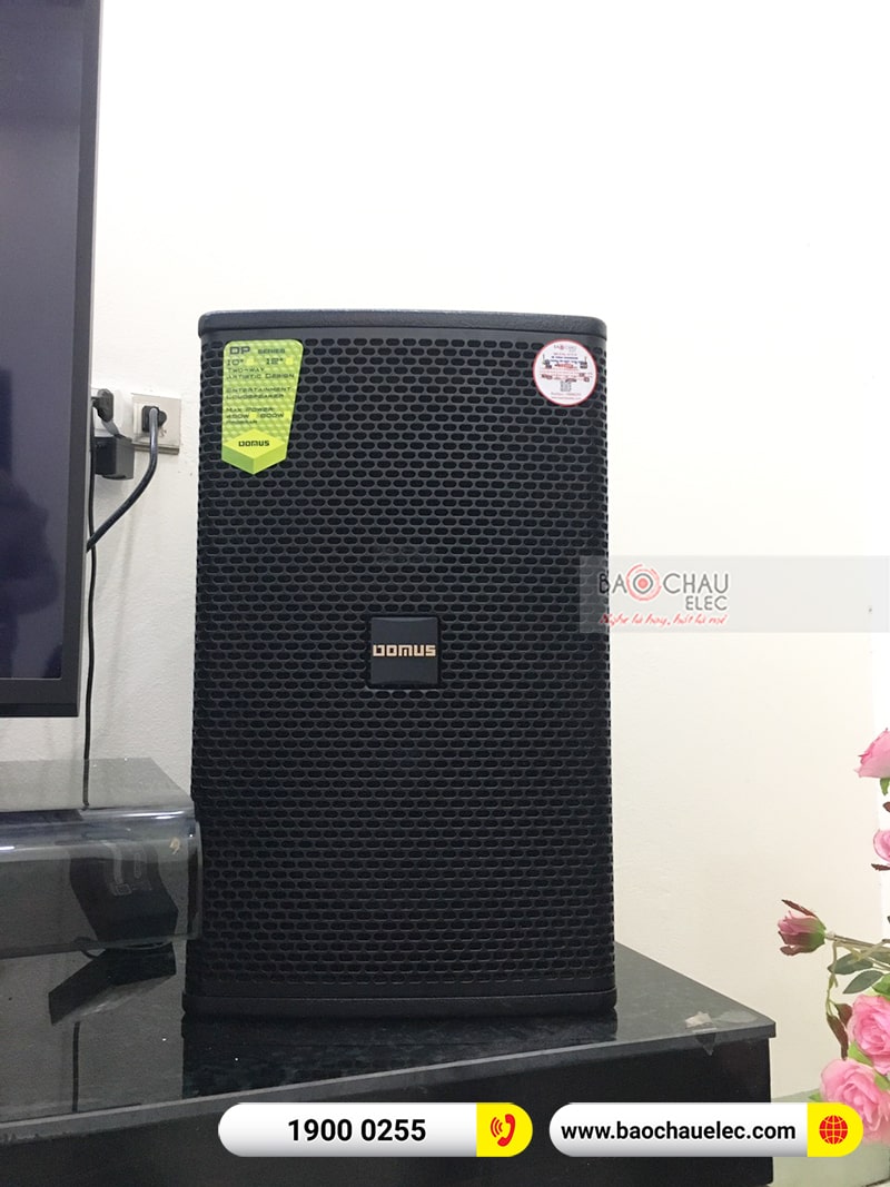 Dàn karaoke gia đình anh Hà