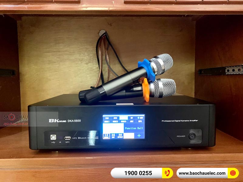 Dàn karaoke gia đình anh Lộc 