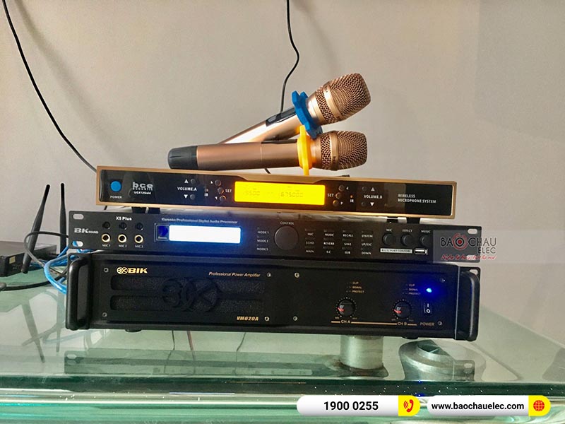 Dàn karaoke gia đình anh Phong