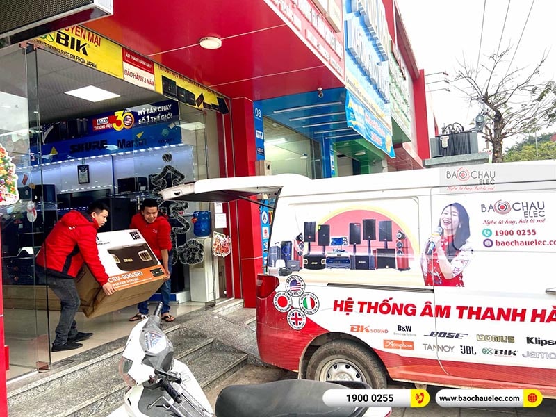 Dàn karaoke gia đình chị Hồng