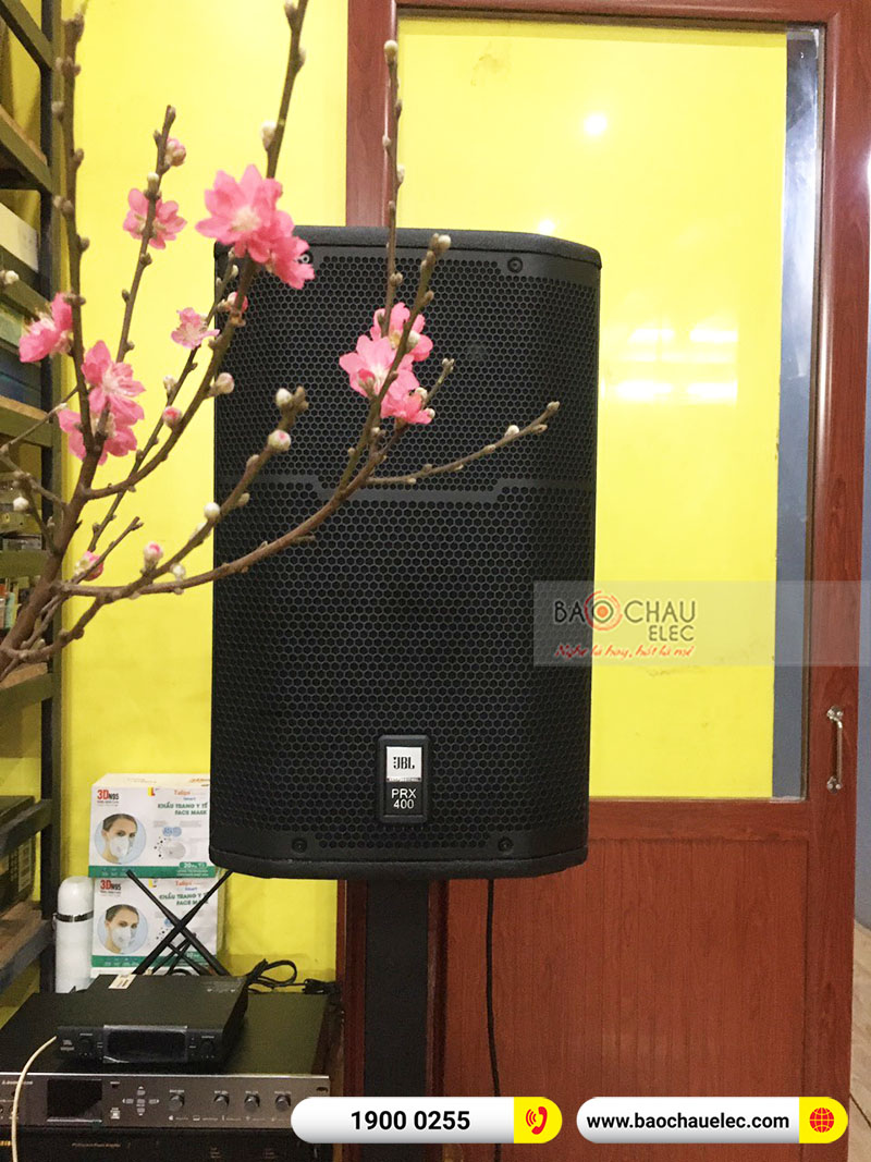 Dàn karaoke gia đình anh Quang