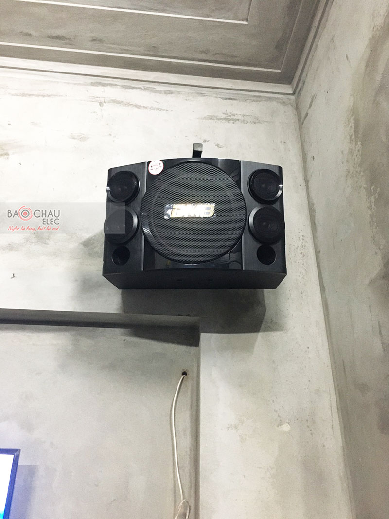 Dàn karaoke gia đình anh Sự h2