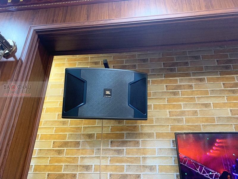 Dàn karaoke gia đình anh Tài 