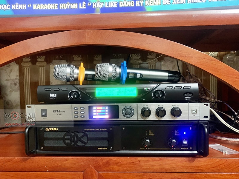 Dàn karaoke gia đình anh Trường