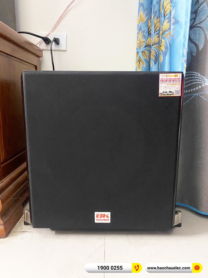 Loa Sub BKSound SW312B tái tạo âm trầm uy lực, hoạt động bền bỉ sử dụng cho dàn karaoke, nghe nhạc xem phim cực hay. Hoạt động với mức công suất mạnh mẽ cho âm thanh chân thực, sống động thích hợp chơi tốt với nhiều thể loại âm thanh. Hình ảnh bộ dàn được lắp đặt và bàn giao cho gia đình: