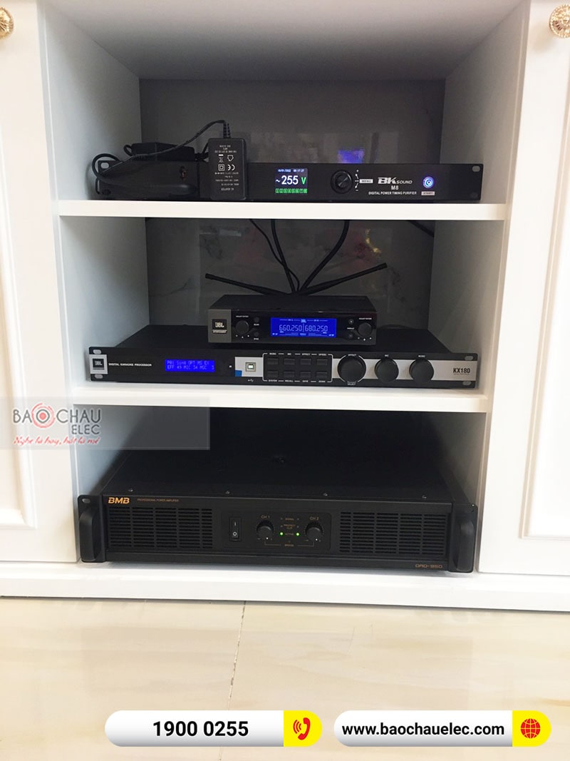 Dàn karaoke gia đình anh Hướng
