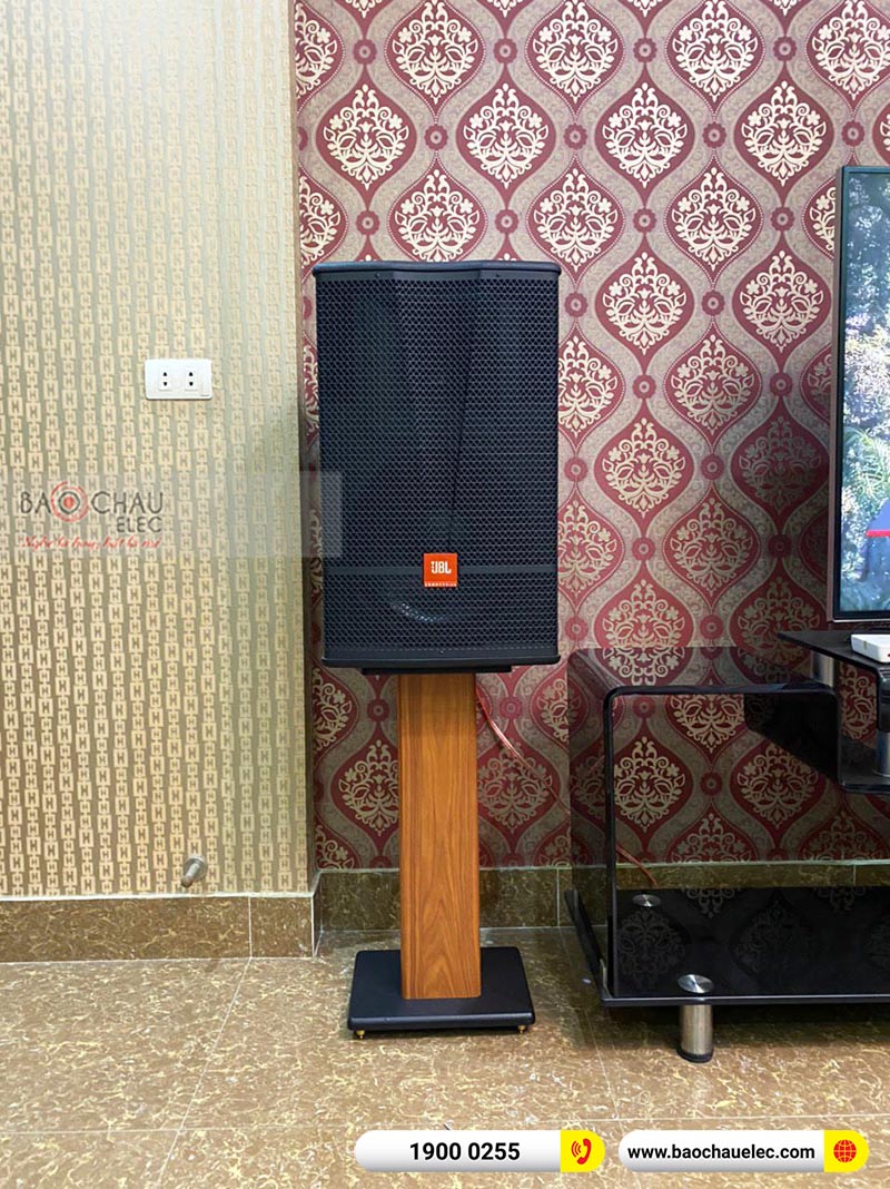 Dàn karaoke gia đình anh Long