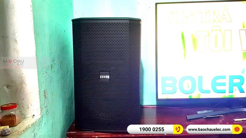 Dàn karaoke gia đình anh Luận