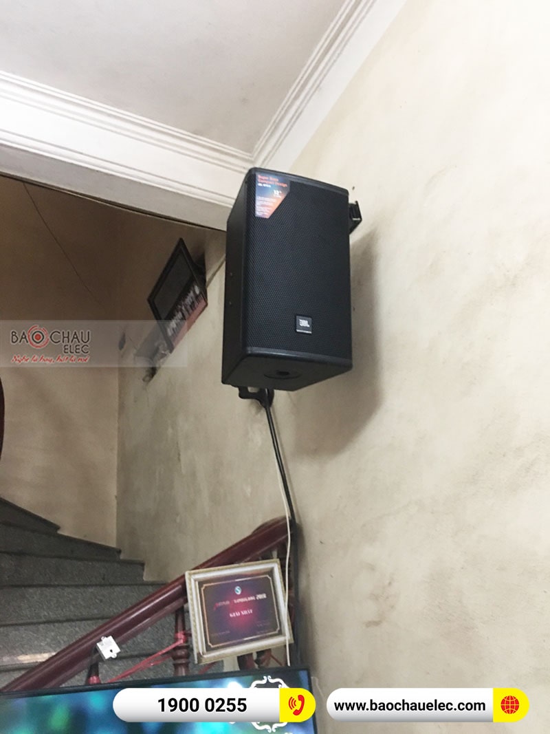 Dàn karaoke gia đình anh Ngọc