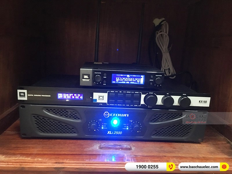 Dàn karaoke gia đình anh Ngọc