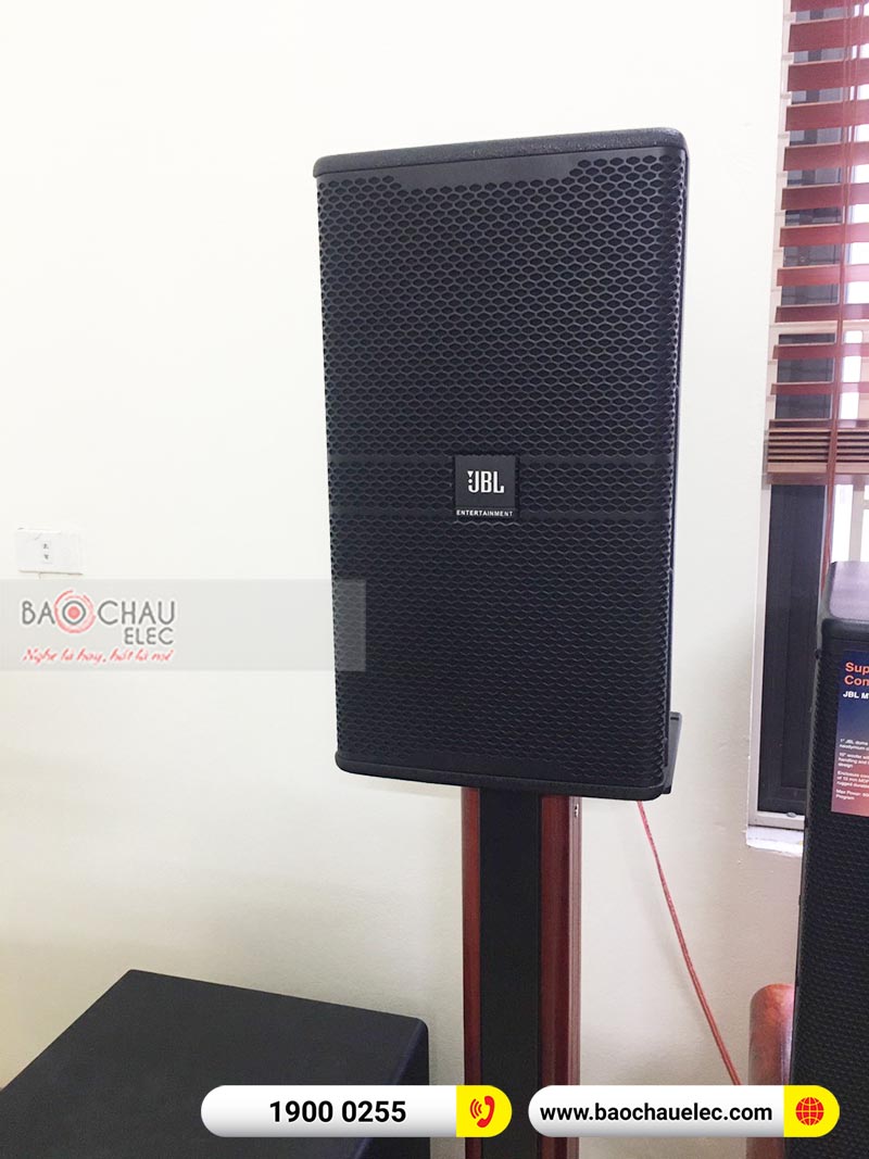 Dàn karaoke gia đình anh Phi