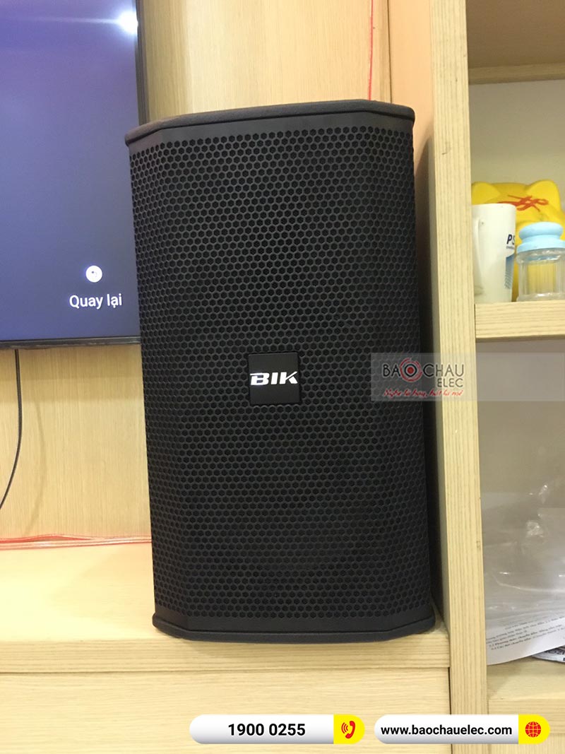Dàn karaoke gia đình anh Thuyết