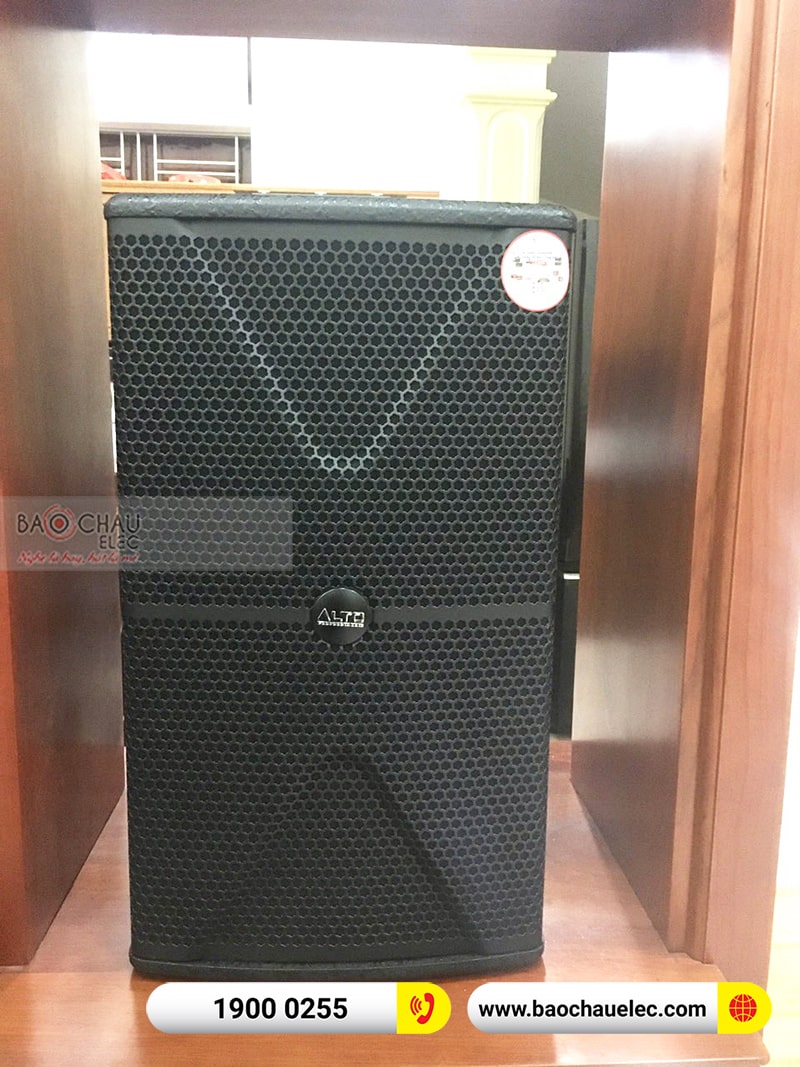 Dàn karaoke gia đình anh Tuấn