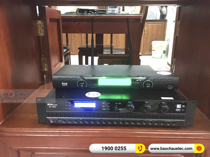 Dàn karaoke gia đình anh Tuấn