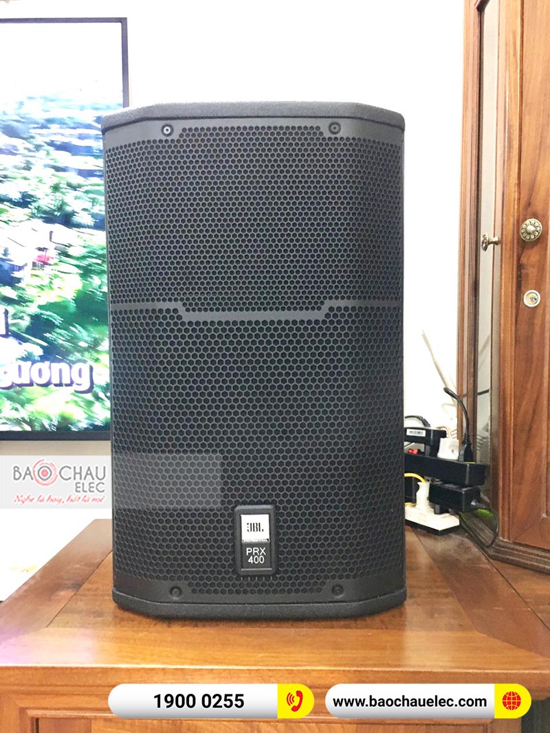 Dàn karaoke gia đình chị Hoa
