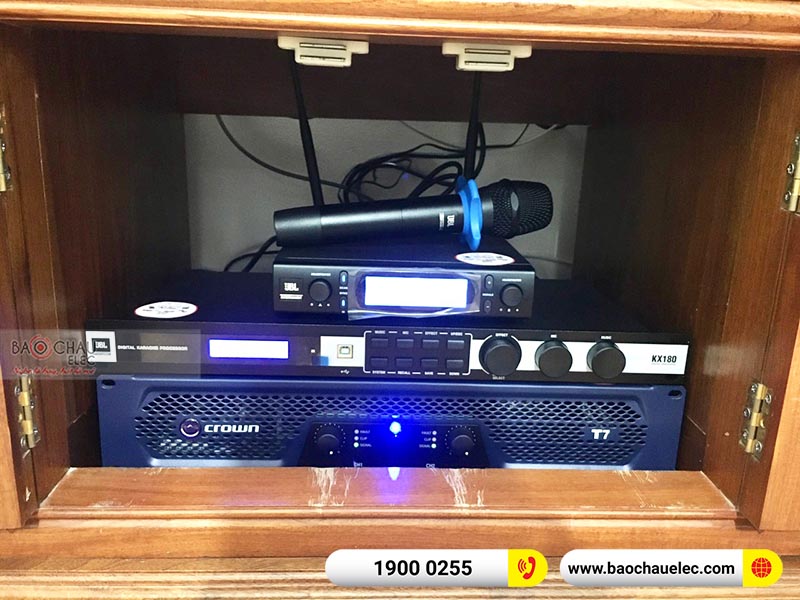 Dàn karaoke gia đình chị Hoa
