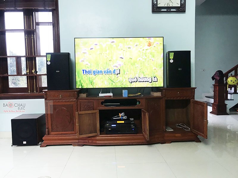 Dàn karaoke gia đình anh Khánh 