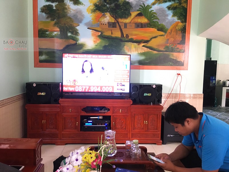 Dàn karaoke gia đình anh Lương 
