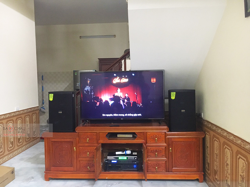 D&agrave;n karaoke gia đ&igrave;nh anh T&uacute; h4