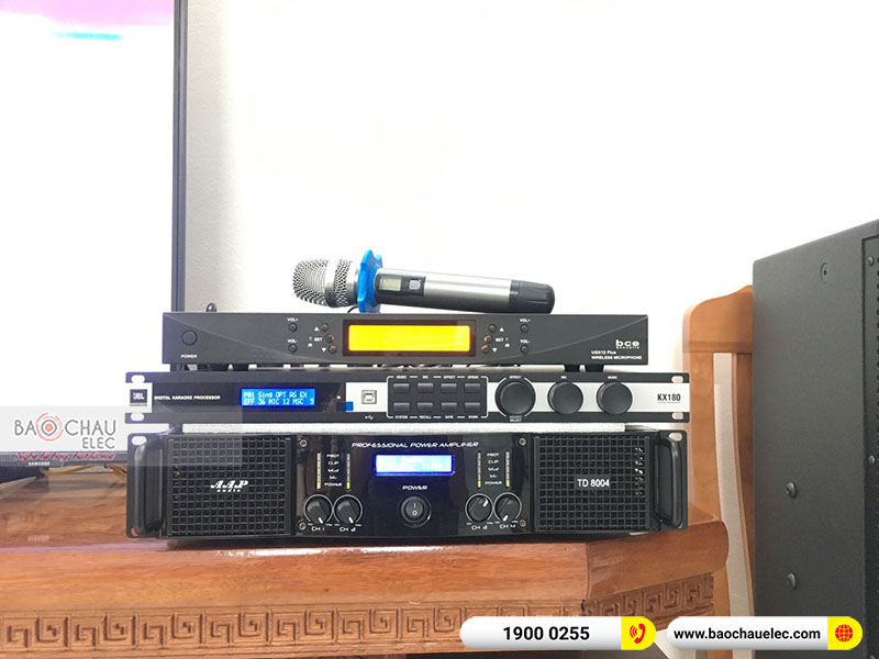 Dàn karaoke gia đình anh Tuyên
