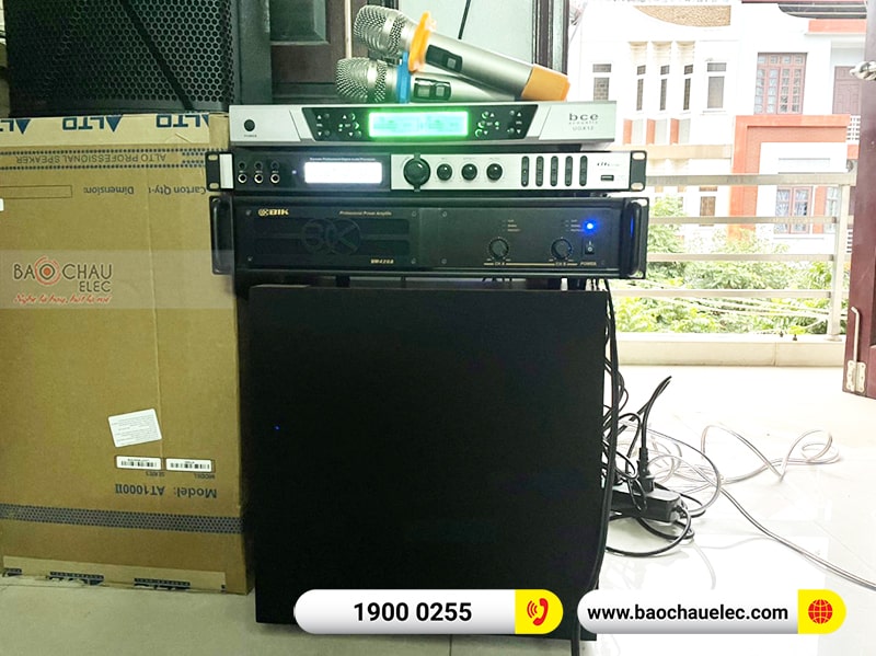Dàn karaoke gia đình chị Hương