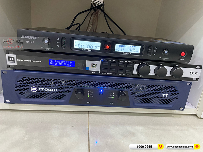 Dàn karaoke gia đình anh Tuấn