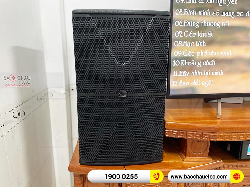 Dàn karaoke gia đình anh Hòa