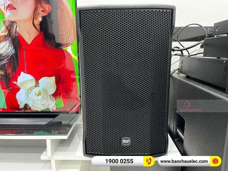 Dàn karaoke gia đình anh Phúc