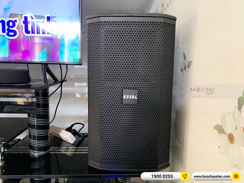 Dàn karaoke gia đình anh Quyền