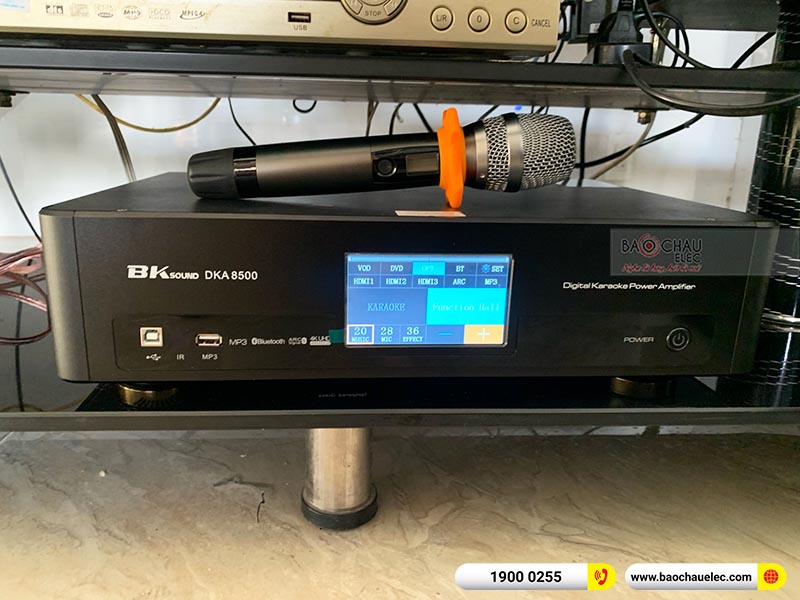 Dàn karaoke gia đình anh Quyền