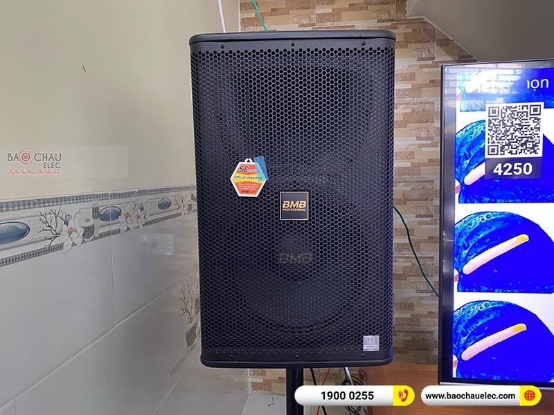 Dàn karaoke gia đình anh Sơn