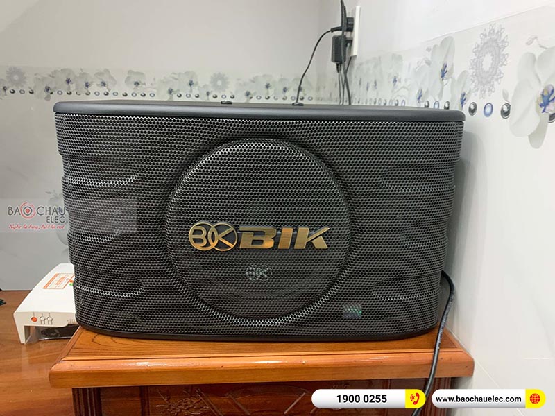 Dàn karaoke gia đình anh Tân