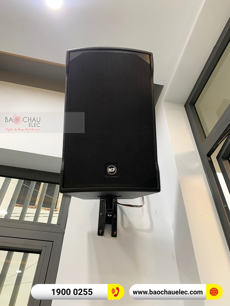Dàn karaoke gia đình anh Thiện
