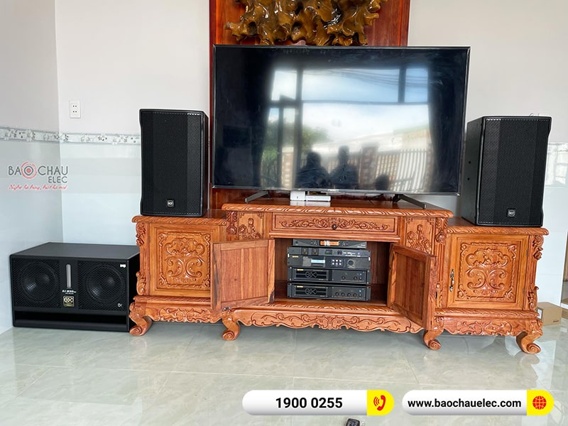 Dàn karaoke gia đình anh Toản