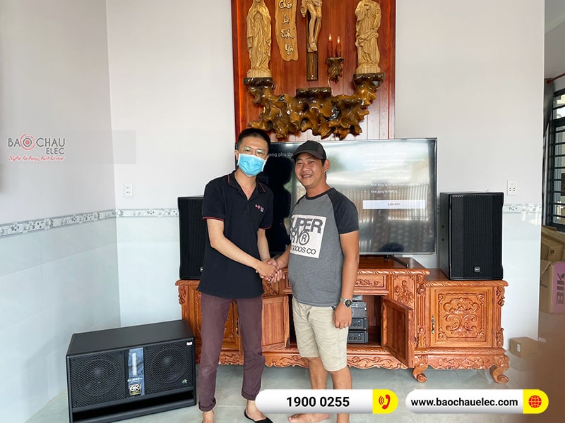 Dàn karaoke gia đình anh Toản