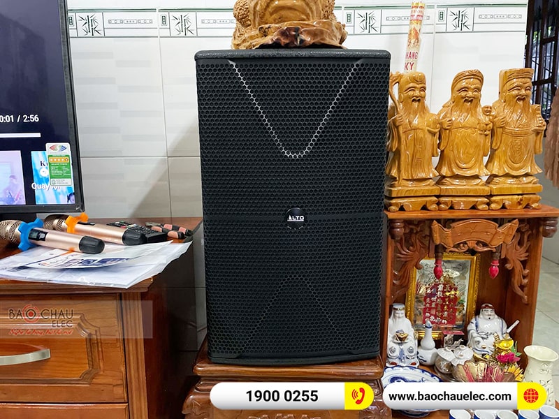 Dàn karaoke gia đình anh Ước
