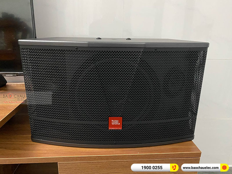 Dàn karaoke gia đình chị Nhàn