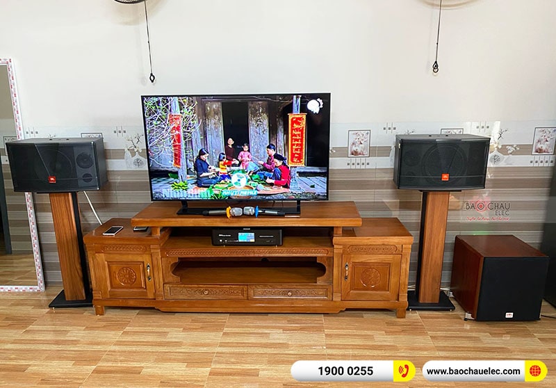 Dàn karaoke gia đình anh Phát