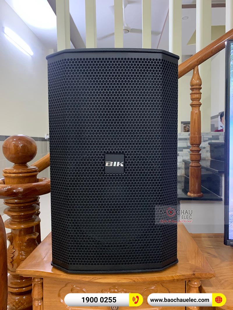 Dàn karaoke gia đình anh Tân
